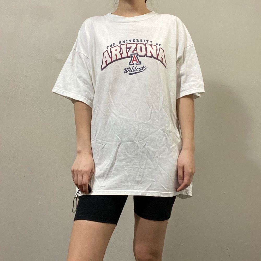 U of A Wildcats men’s XL short sleeve tee